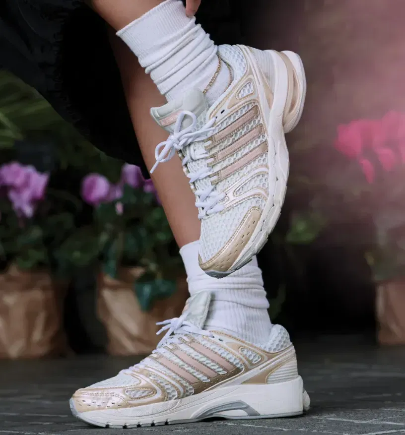 adidas Adistar Control 5 W Off White  Blush Pink  Grey Two IH1799 (Gr. 36 bis 42) für 75,38 € inkl. Versand (statt 109,95 €)