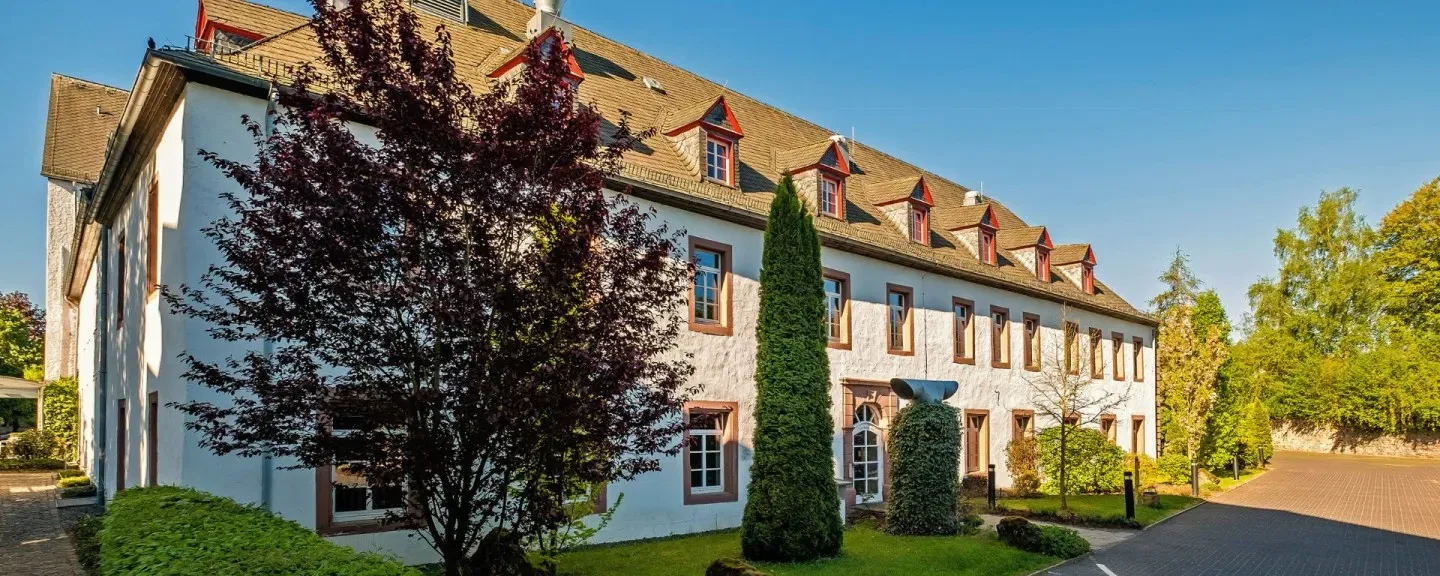 Vulkaneifel: 4★ Augustiner Hotel Hillesheim inkl. Frühstück & Wellness ab 87 € für 2 Personen (Jan–März)