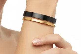 Calvin Klein Damen Armreif-Set im Zweiton-Design Edelstahl KJ06BD2001 (in Schwarz/Gold Silber/Rosegold Silber/Gold oder Dunkelgrau/Gold) für 24,98 € inkl. Versand (statt 65,00 €)