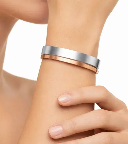 Schnäppchen, Deals Und Rabattcodes Des Tages: Calvin Klein Damen Armreif Set Im Zweiton-Design