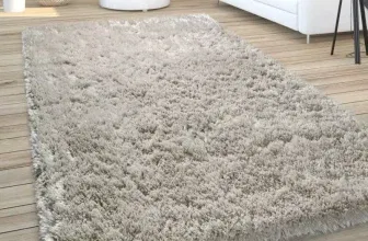 Hochflor-Teppich Alba (5 Farben, Gr. 120x170cm + andere Größen) für 21,45 € inkl. Versand (statt 42,90 €)