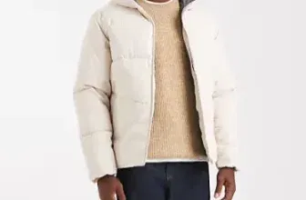 Jack & Jones – Pufferjacke in Wollweiß mit Kapuze für 30,70 € inkl. Versand (statt 42,00 €)