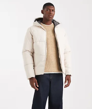 Jack & Jones – Pufferjacke in Wollweiß mit Kapuze für 30,70 € inkl. Versand (statt 42,00 €)