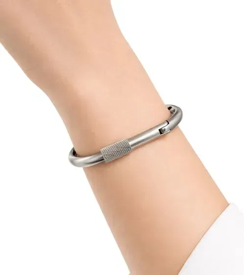 Modernes Calvin Klein Damen Edelstahl-Armband KJJHMD10010 (Gr. S bis L Silber) für 24,98 € inkl. Versand (statt 69,90 €)