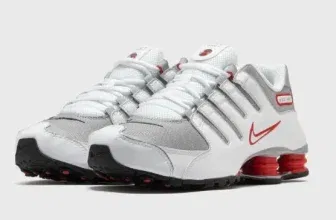 Schnäppchen, Deals und Rabattcodes des Tages - Nike SHOX NZ White BSTN Store