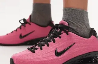 Schnäppchen, Deals und Rabattcodes des Tages - Nike Shox Z Sneaker in Rosa
