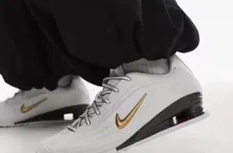 Nike – Shox Z – Sneaker in Weiß und Gold (Gr. 35 bis 42,5) für 52,04 € inkl. Versand (statt 85,00 €)