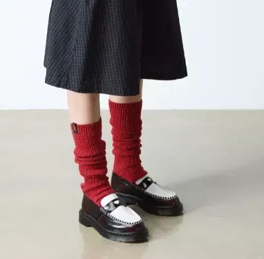 PENTON HEART ZWEIFARBIGE RUB OFF LEDER LOAFER in Cherry Red Weiss Dr Martens 01 24 2026 02 56 PM Schnäppchen, Deals Und Rabattcodes Des Tages - Penton Heart Zweifarbige Rub-Off Leder Loafer In Cherry Red &Amp; Weiß Dr. Martens