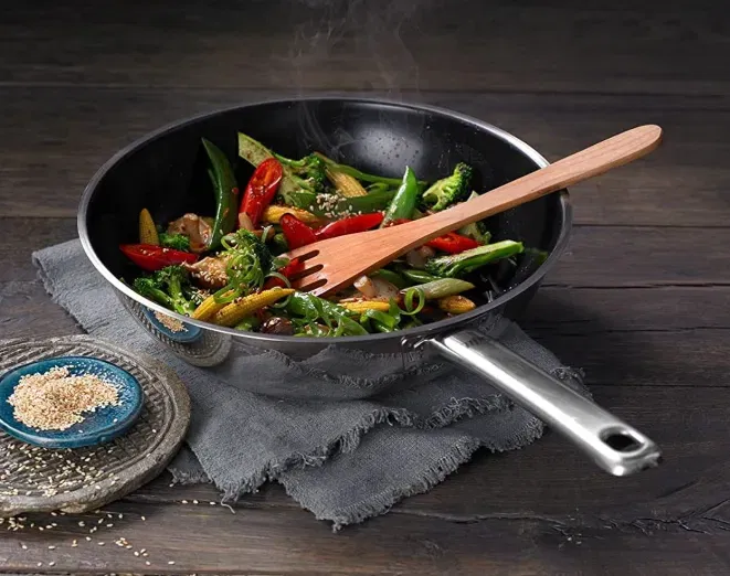 Silit Wuhan Wokpfanne (Induktion 28 cm Wok Edelstahl beschichtet backofenfest) für 21,50 € inkl. Prime-Versand (statt 28,50 €)