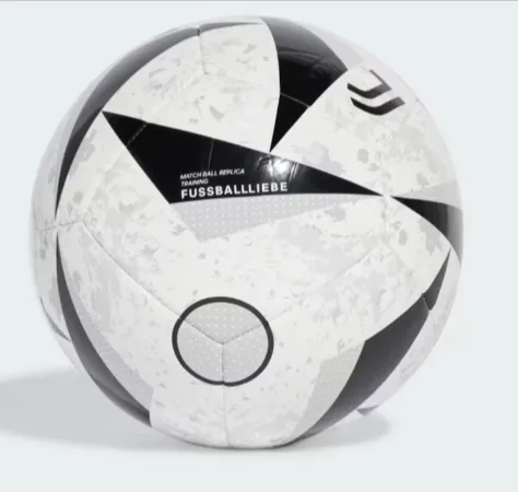 adidas Juventus Turin Home Club Ball IX4025 (Gr. 5) ab 9,20 € inkl. Versand  (adiClub) (statt 23,00 €)