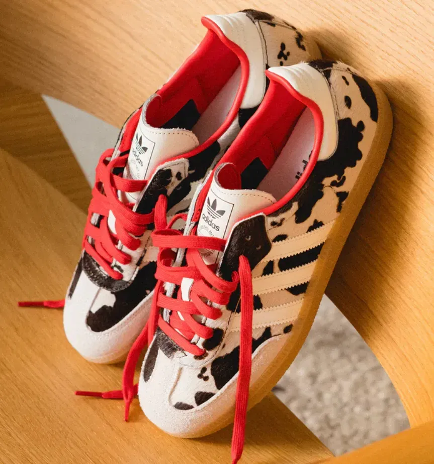 adidas Originals WMNS Samba OG KI6956 (Gr. 36 2/3 bis 48 2/3) ab 69,99 € inkl. Versand (statt 130,00 €)