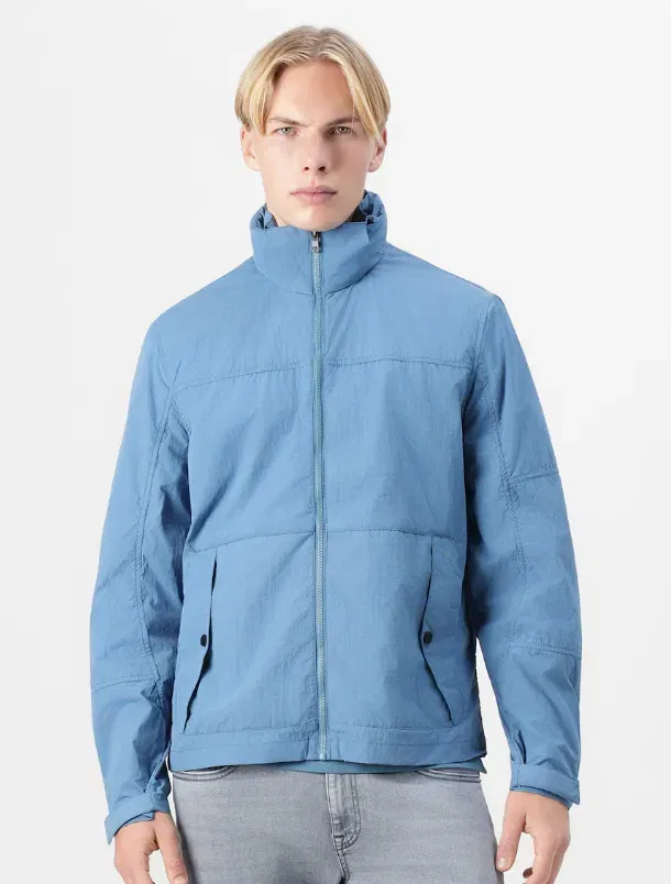 Lyle & Scott Jacke Stow Away in Blau (M-XL) für 37,90 € inkl. Versand (statt 55,87 €)