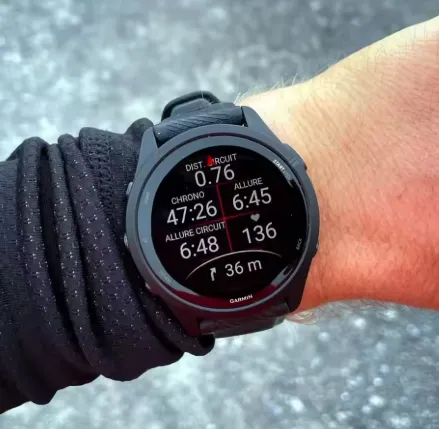 Garmin Forerunner 265 Sports Smartwatch mit GPS für 237,99 € inkl. Versand (statt 365,00 €)