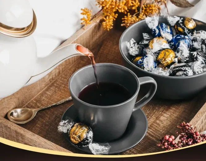 Lindt Schokolade LINDOR Kugeln 60% Kakao Extra Dunkel (137g – ca. 10 Kugeln) für 4,99 € inkl. Prime-Versand (statt 6,99 €)