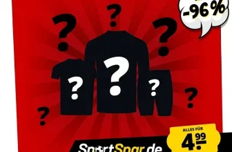 Ein Werbebild mit drei schwarzen Kleidungsstücken und Fragezeichen auf rotem Hintergrund. Im Vordergrund ist der Schriftzug SportSpar.de.