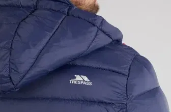 Schnäppchen, Deals und Rabattcodes des Tages: Trespass Herren Mikail Micro Gepolsterte Kapuzenjacke Marineblau