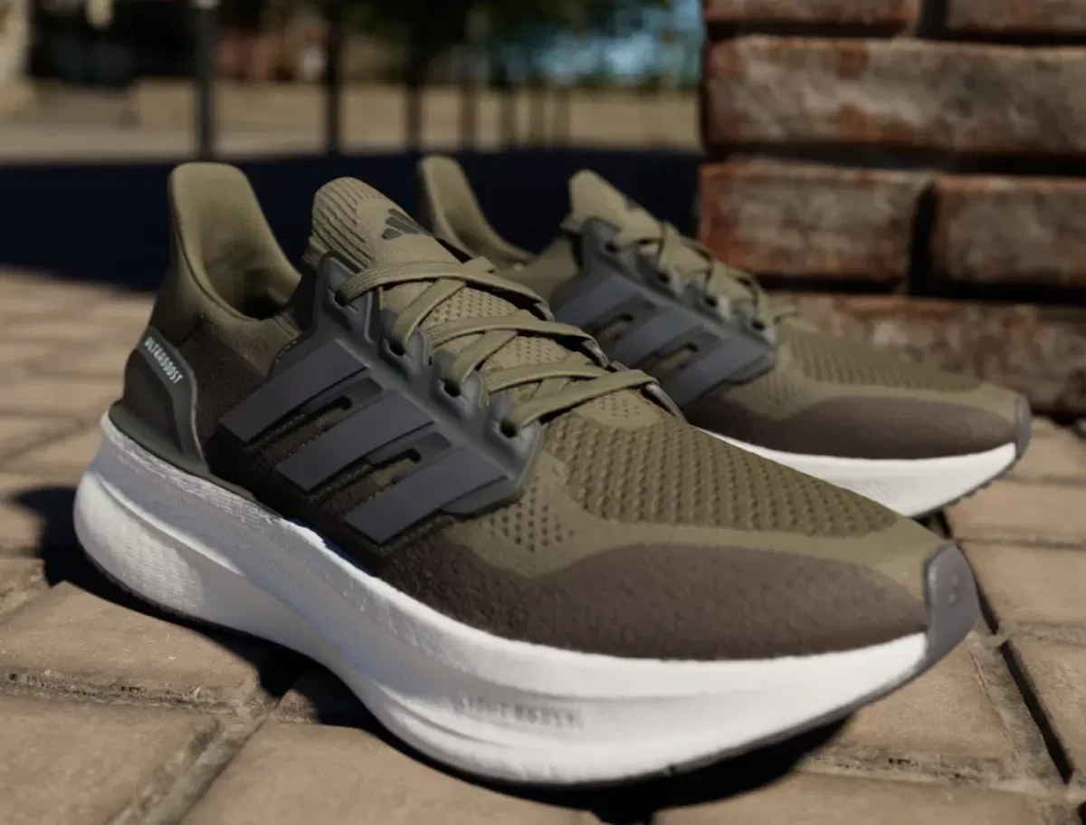 Schnäppchen, Deals und Rabattcodes des Tages: Adidas Ultraboost 5 Herren Laufschuhe