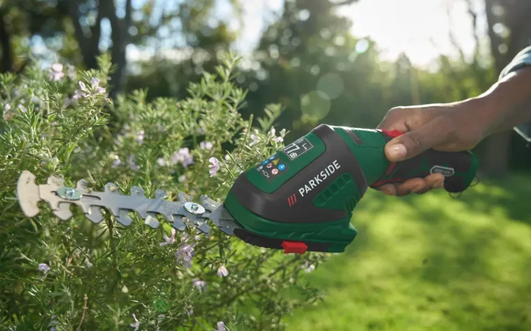 Parkside PGSA 4 C4 (4 V Akku-Gras- und Strauchschere mit Ladegerät)