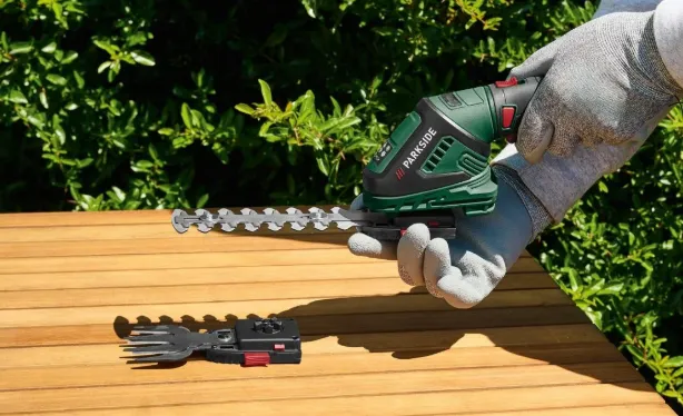 Schnäppchen, Deals und Rabattcodes des Tages - 4-V-Akku-Gras-und-Strauchschere-PGSA-4-C4-mit-Lade...