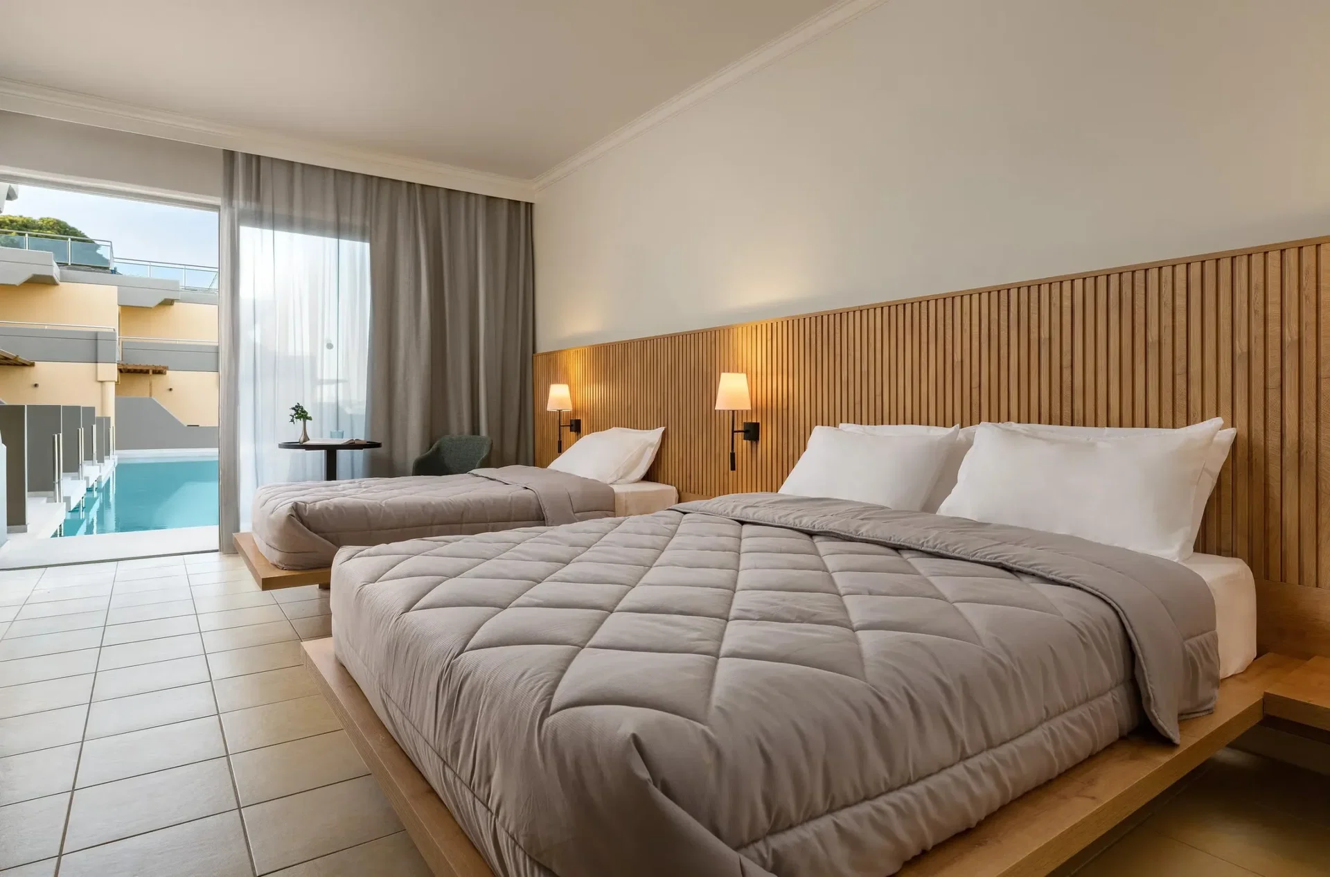 Kresten Palace Hotel Zimmer scaled Schnäppchen, Deals und Rabattcodes des Tages - Luxuriöses Zimmer im Kresten Palace Hotel