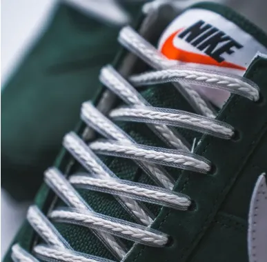 Schnäppchen, Deals und Rabattcodes des Tages: Nike Astrograbber QS Fir and Phantom Sneaker