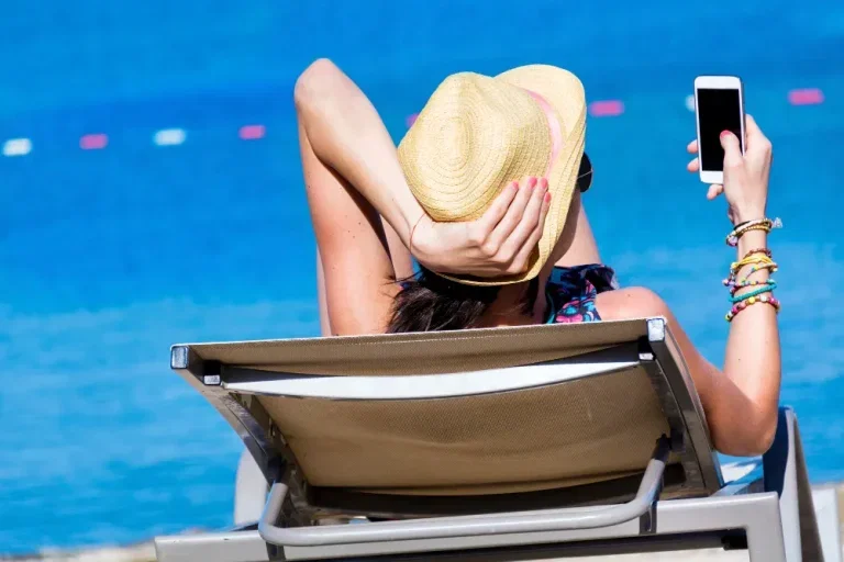Gratis-eSIM von Nomad: So bekommt Ihr 1GB mobiles Internet im Ausland