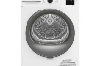 Ein weißer Wärmepumpentrockner von Beko mit großem Display und Bedienfeld