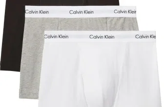 Vier Paar Calvin Klein Boxershorts in Schwarz, Grau und Weiß