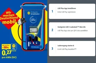 Ein Bild einer blauen Lidl-E-Ladesäule mit einem roten Rahmen und einem schwarzen Kabel, im Hintergrund ein gelber Kreis und ein roter Diamant mit Text.