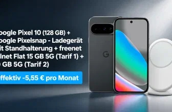 Ein Google Pixel 10 Smartphone in dunkler Farbe neben einem weißen Ladegerät mit Standhalterung.