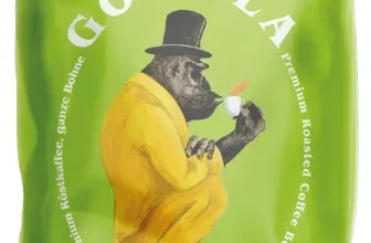 Ein grüner Kaffeebeutel mit einem Cartoon-Gorilla in gelber Jacke und schwarzem Hut, der eine Zigarette raucht.