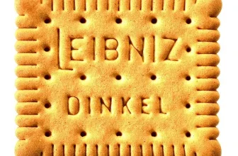 Ein goldbrauner Keks mit der Aufschrift LEIBNIZ DINKEL