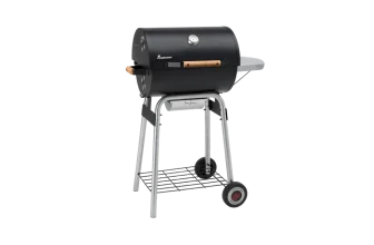 Ein schwarzer Holzkohlegrill mit silbernen Beinen und einem Thermometer auf dem Deckel