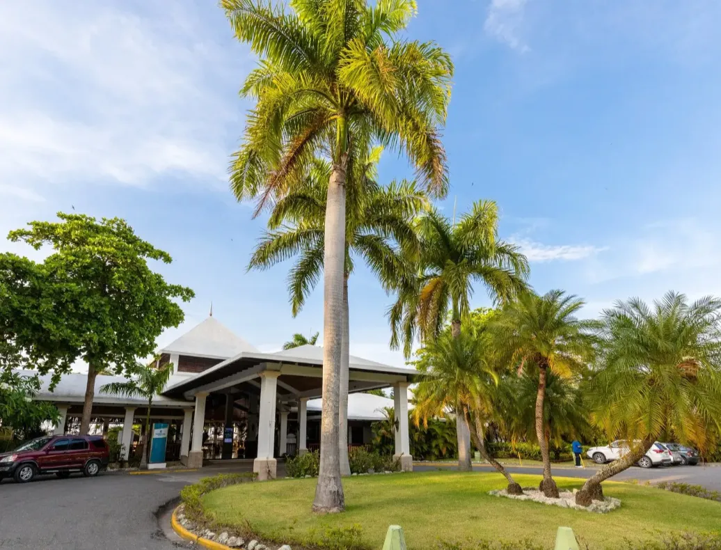 Last Minute – 14 Tage Dominikanische Republik im 5* Playabachata Spa Resort mit All Inclusive und Condor-Flug ab 1.419 Euro