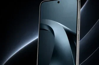 Ein schwarzes Xiaomi 17T Pro mit aktiviertem Display