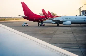 Flugzeuge auf dem Flughafen