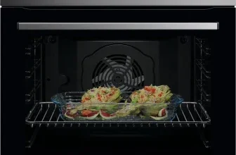 Moderner AEG Einbaubackofen mit LED-Touchdisplay und Pyrolyse