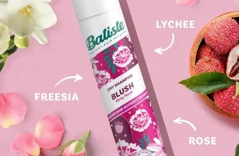 Batiste Trockenshampoo Blush mit Freesie, Rose und Litschi auf rosa Hintergrund