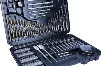 Offenes schwarzes Koffer-Set mit goldenen Bohrern, Bits und Aufsätzen
