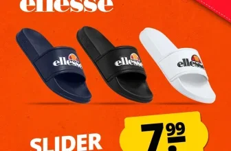 Drei Ellesse Badelatschen in Blau, Schwarz und Weiß auf orangefarbenem Hintergrund mit Preisangabe 7,99 Euro.