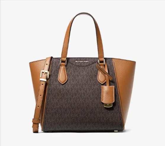 Michael Kors Taryn Small aus Signature-Logostoff und Leder