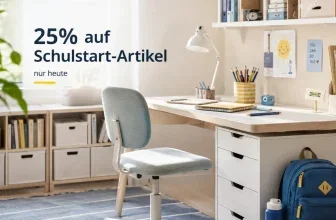 Heller Lernplatz mit Schreibtisch, Stuhl, Schulrucksack und Aufbewahrungsboxen zum IKEA Sonntagsangebot mit 25 Prozent Rabatt auf Schulstart-Artikel