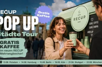Frau erhält bei der RECUP-Städte-Tour kostenlosen Kaffee in einem Mehrwegbecher