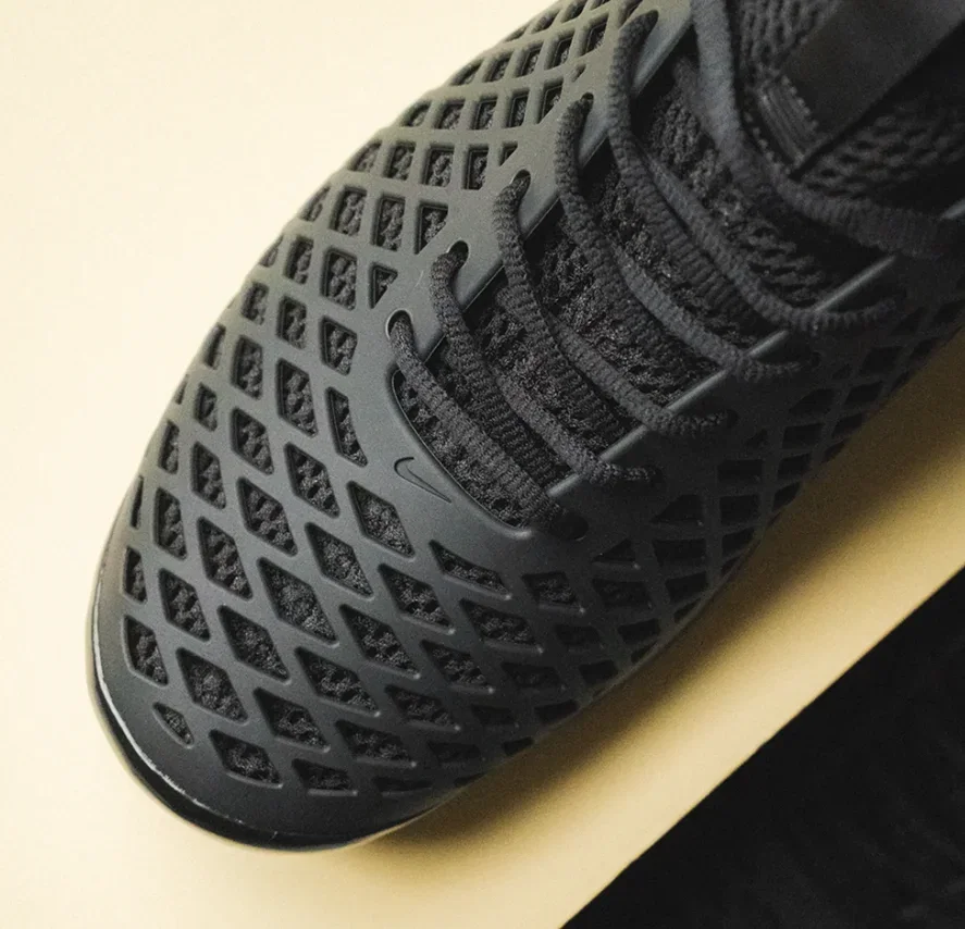 Schwarzer Nike Rejuven8 Run OG SP QS Sneaker in Retro-Optik