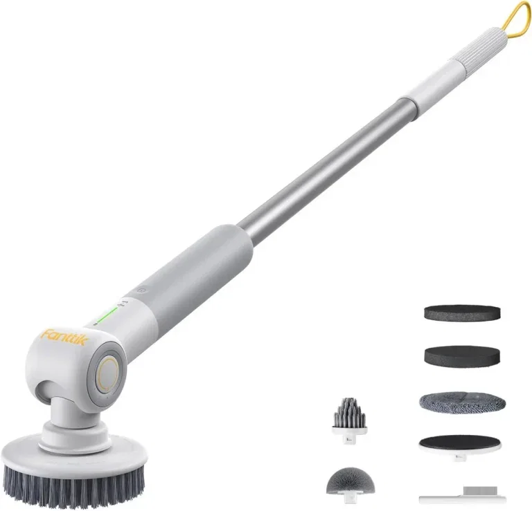 Fanttik Flip G9 Pro elektrische Reinigungsbürste mit sechs verschiedenen Aufsätzen auf weißem Hintergrund