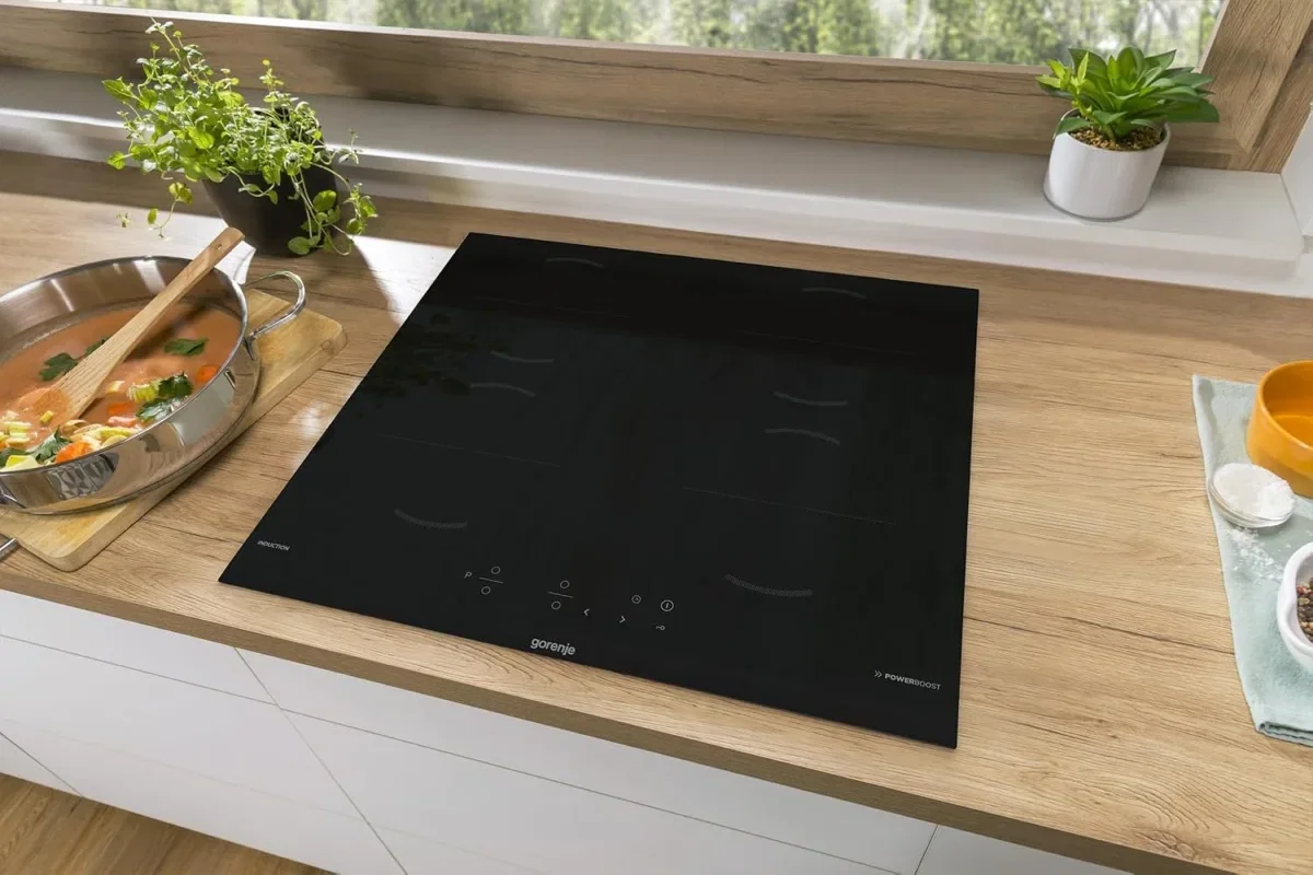Gorenje GI6401BCE Induktions-Kochfeld (60 cm/TouchControl/PowerBoost/Timer/ChildLock/Restwärmeanzeige)