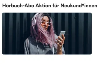 Frau mit pinken Haaren, weißen Kopfhörern und Sonnenbrille, die ein Smartphone hält