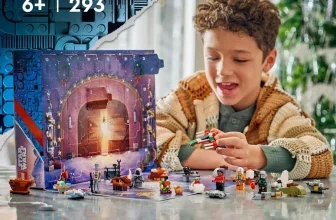 Kind baut LEGO Star Wars Adventskalender 2026 mit Minifiguren und Bausatz