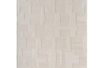 Heller Teppich mit geometrischem Muster aus rechteckigen, erhabenen Flächen in Creme- und Beigetönen