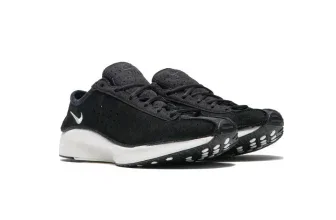 Schwarze Nike WMNS Air Superfly Sneaker mit weißer Sohle und perforiertem Obermaterial